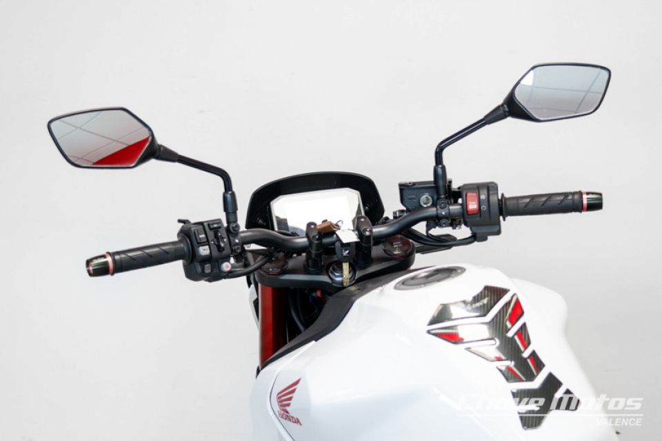 HONDA CB750 HORNET 4