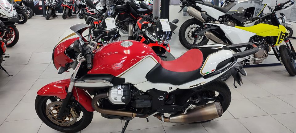 MOTO GUZZI 1200 SPORT 4