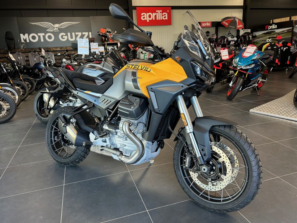 MOTO GUZZI STELVIO 4