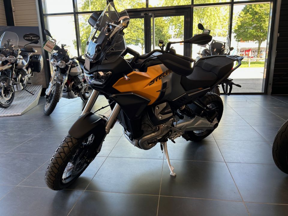 MOTO GUZZI STELVIO 4