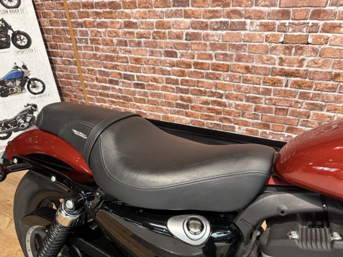 HARLEY-DAVIDSON SPORTSTER IRON 883 4