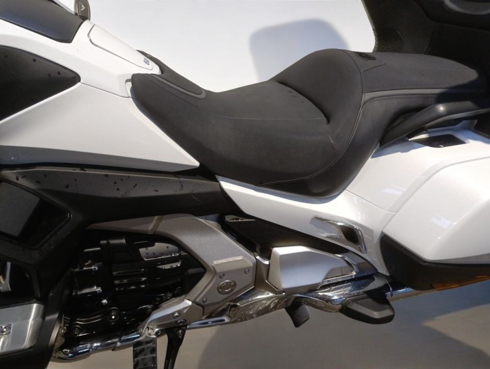 HONDA GL 1800 GOLDWING DCT 4