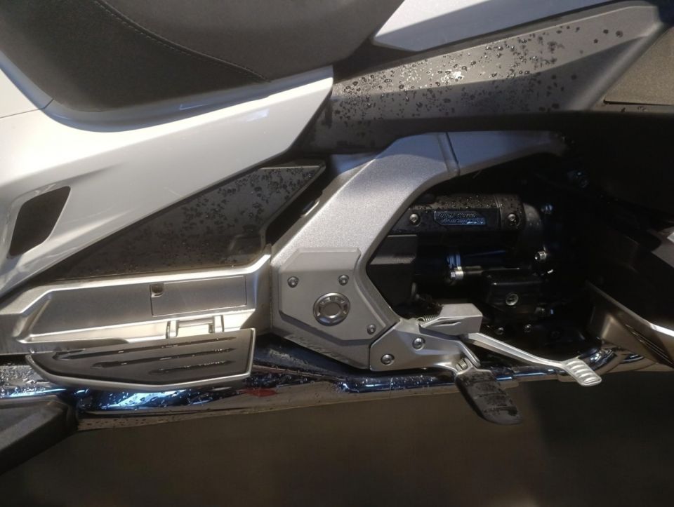 HONDA GL 1800 GOLDWING DCT 4