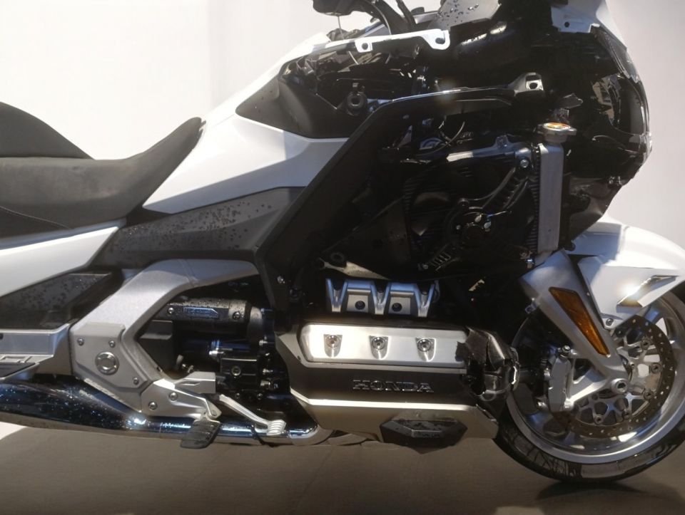 HONDA GL 1800 GOLDWING DCT 4