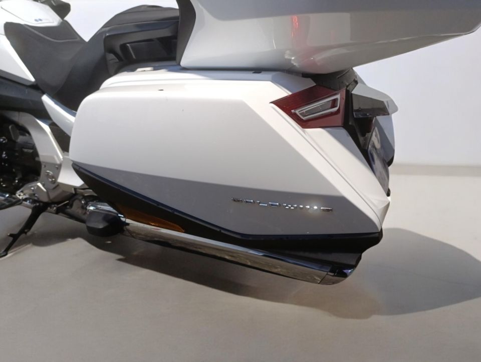 HONDA GL 1800 GOLDWING DCT 4