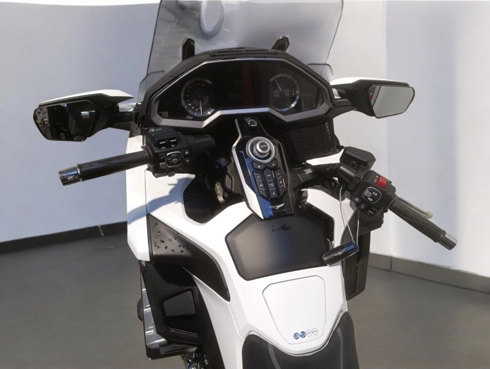 HONDA GL 1800 GOLDWING DCT 4