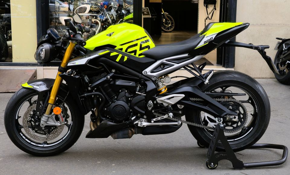 TRIUMPH STREET TRIPLE 765 RS 4