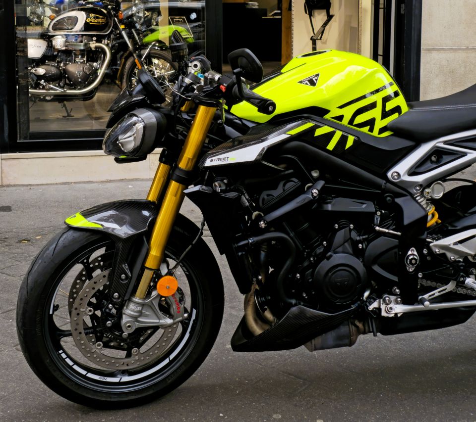 TRIUMPH STREET TRIPLE 765 RS 4