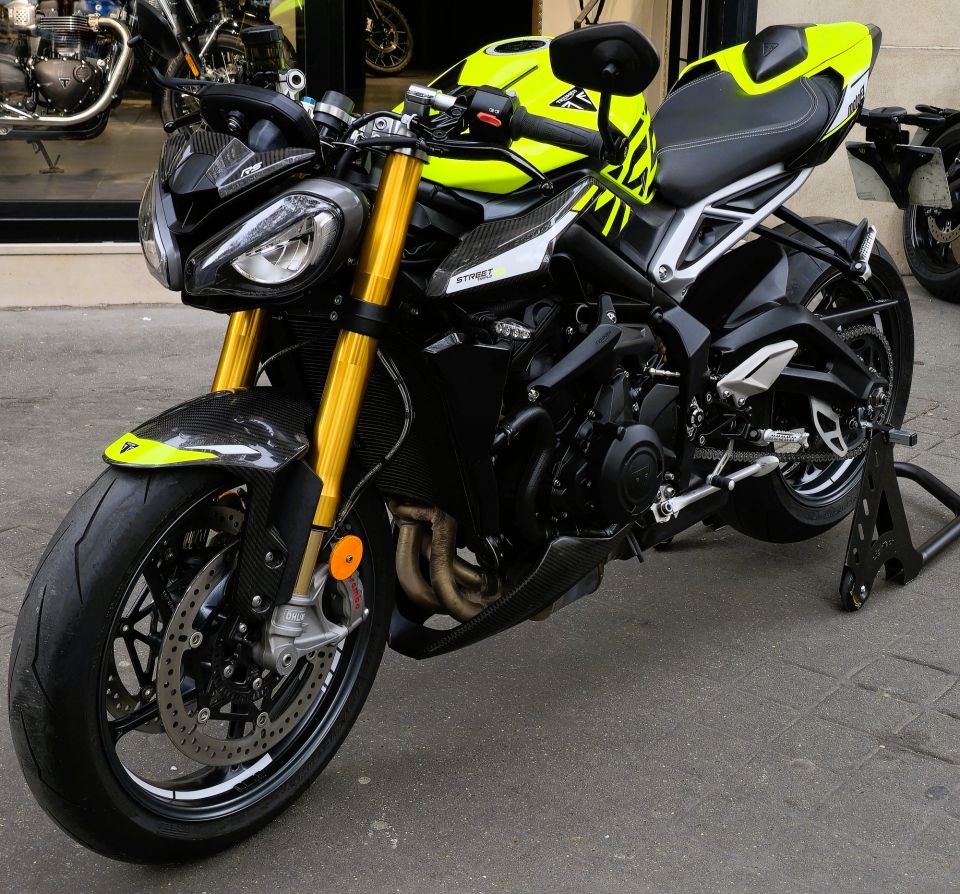 TRIUMPH STREET TRIPLE 765 RS 4