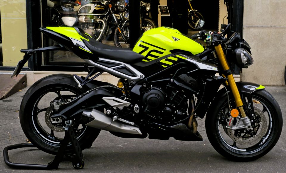 TRIUMPH STREET TRIPLE 765 RS 4