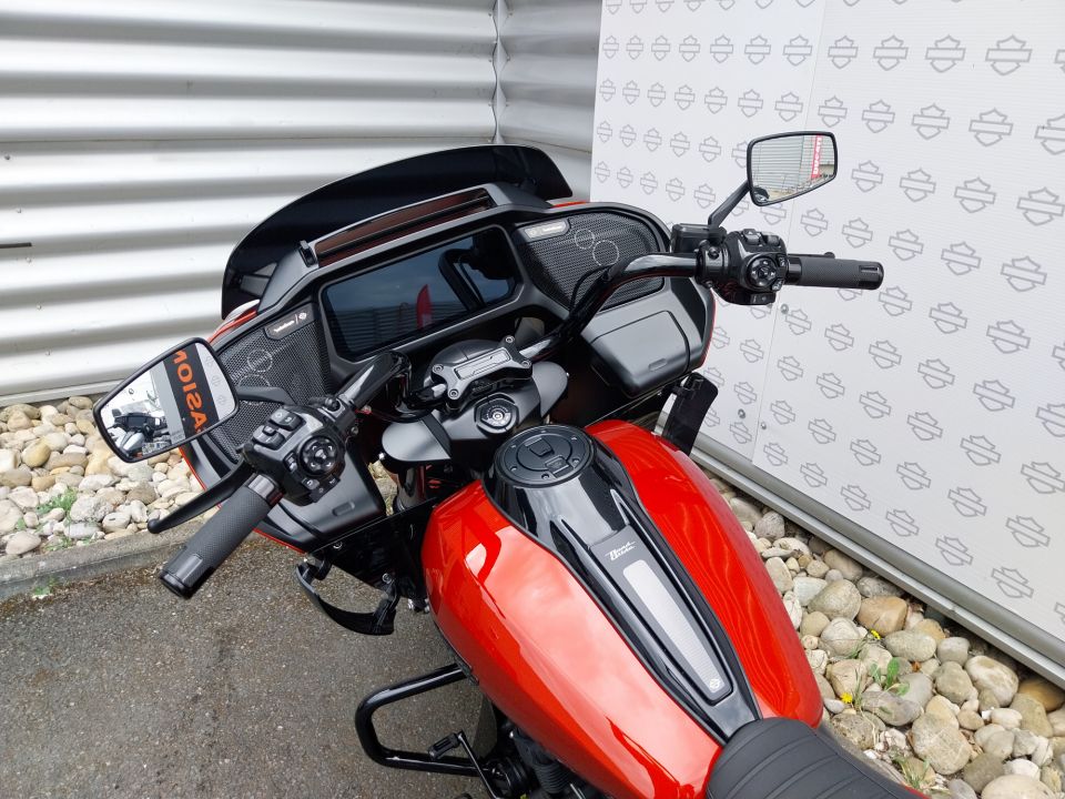 HARLEY-DAVIDSON TOURING ROAD GLIDE 1923 4