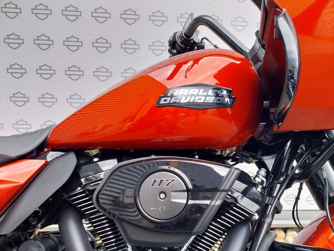 HARLEY-DAVIDSON TOURING ROAD GLIDE 1923 4