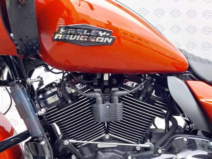 HARLEY-DAVIDSON TOURING ROAD GLIDE 1923 4