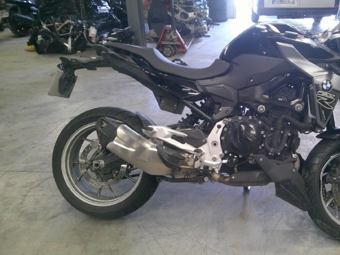 BMW F 900 R 4
