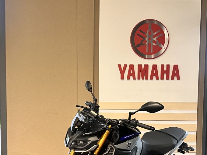 YAMAHA MT-09 SP 4