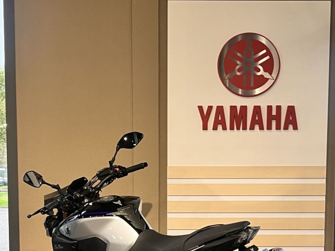 YAMAHA MT-09 SP 4