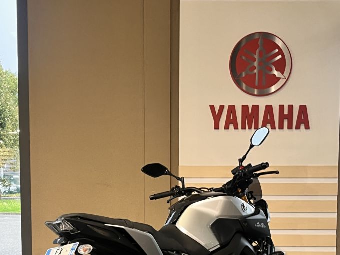YAMAHA MT-09 SP 4