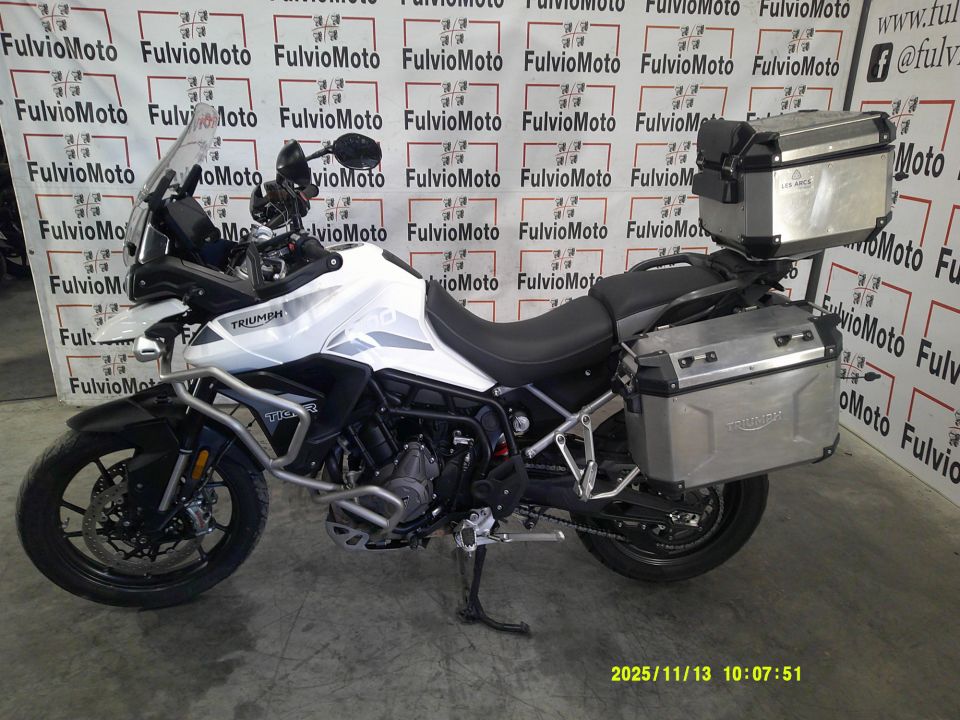 TRIUMPH TIGER 900 4
