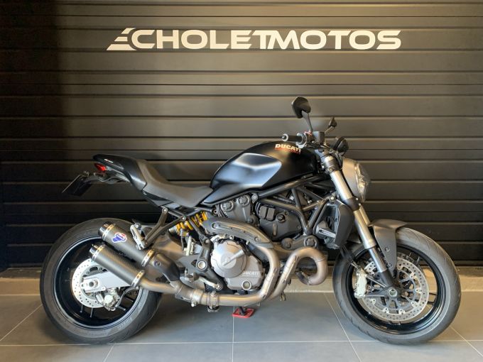 DUCATI MONSTER 821 4