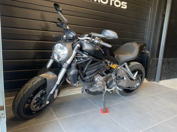 DUCATI MONSTER 821 4