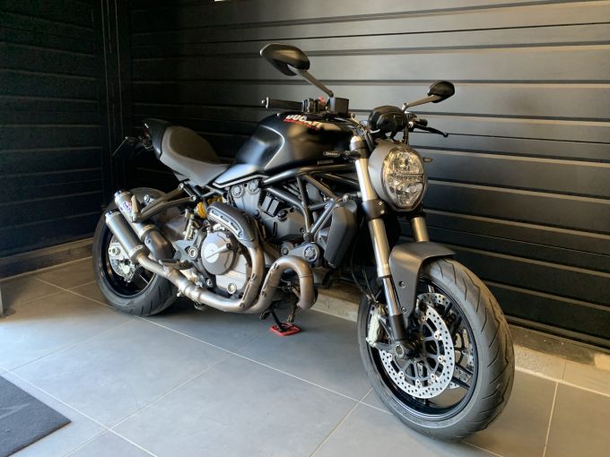 DUCATI MONSTER 821 4