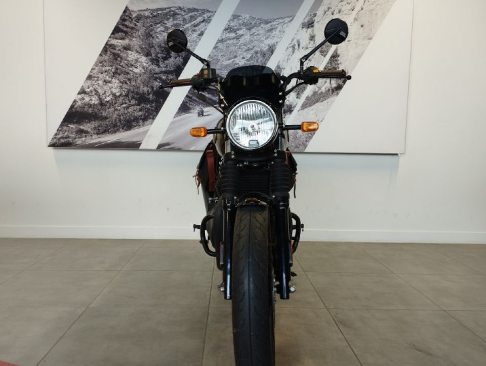 ROYAL ENFIELD Interceptor 650 4