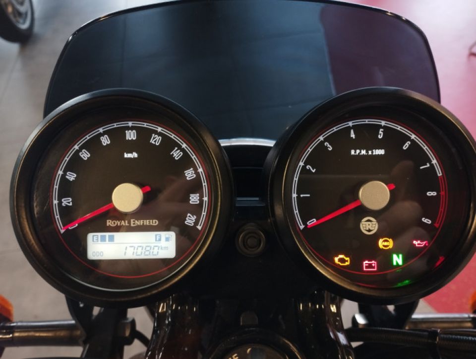 ROYAL ENFIELD Interceptor 650 4