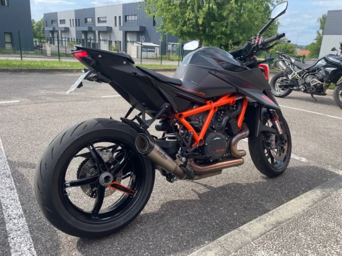 KTM 1290 SUPER DUKE R 4