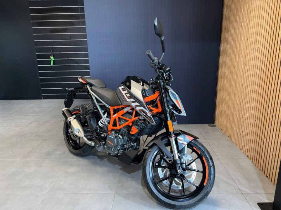 KTM 125 DUKE ABS 4