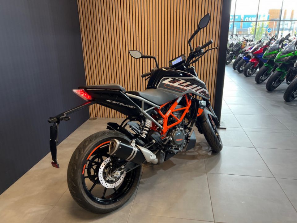 KTM 125 DUKE ABS 4