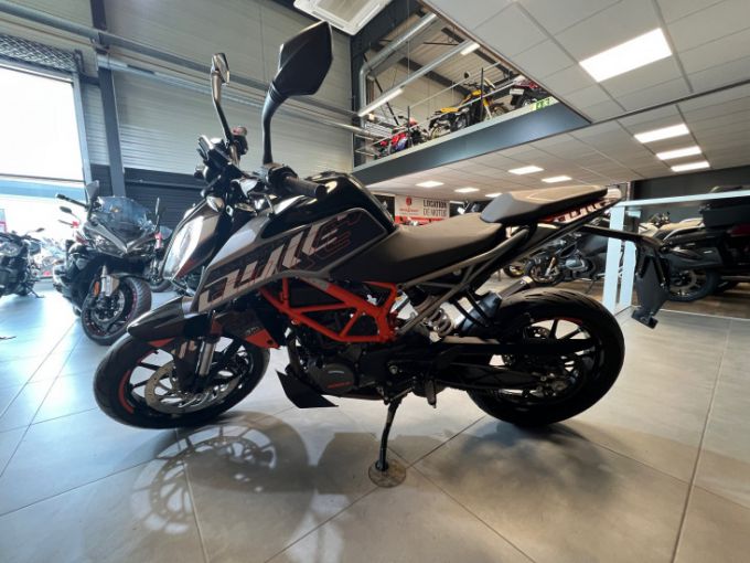 KTM 125 DUKE ABS 4