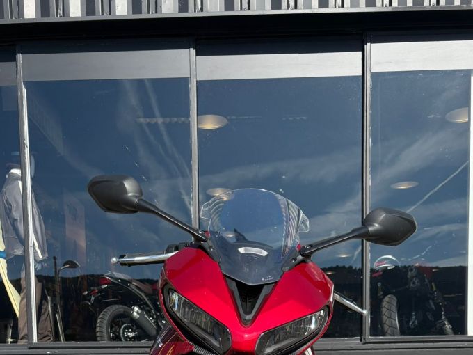 TRIUMPH 	DAYTONA 660 4