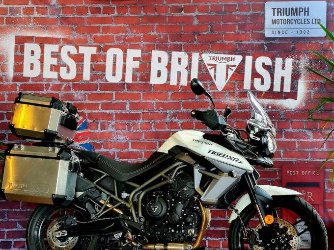 TRIUMPH TIGER 800 XRX 4