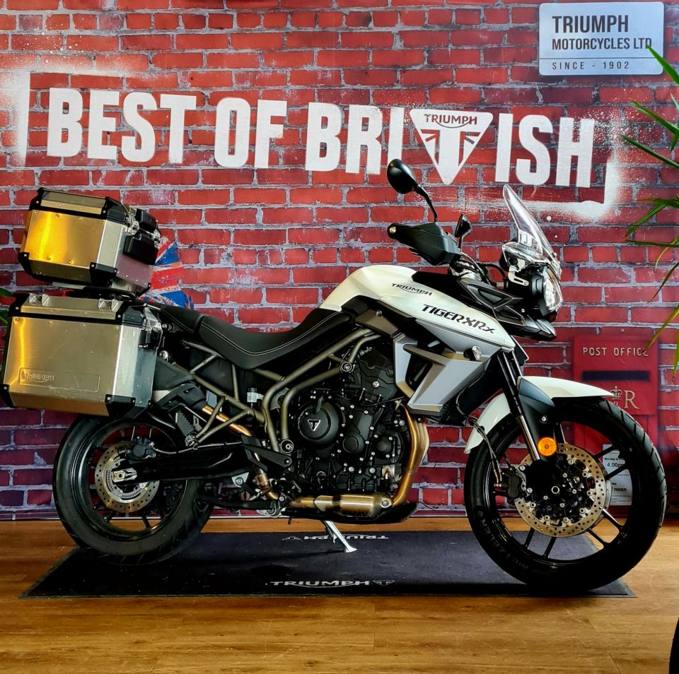 TRIUMPH TIGER 800 XRX 4