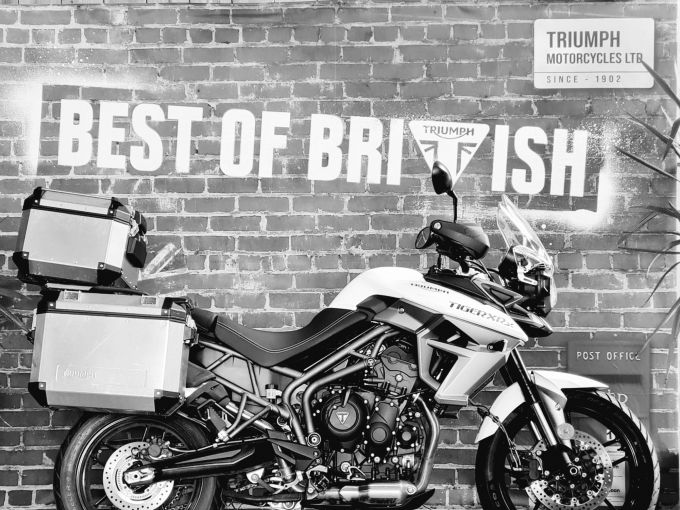 TRIUMPH TIGER 800 XRX 4