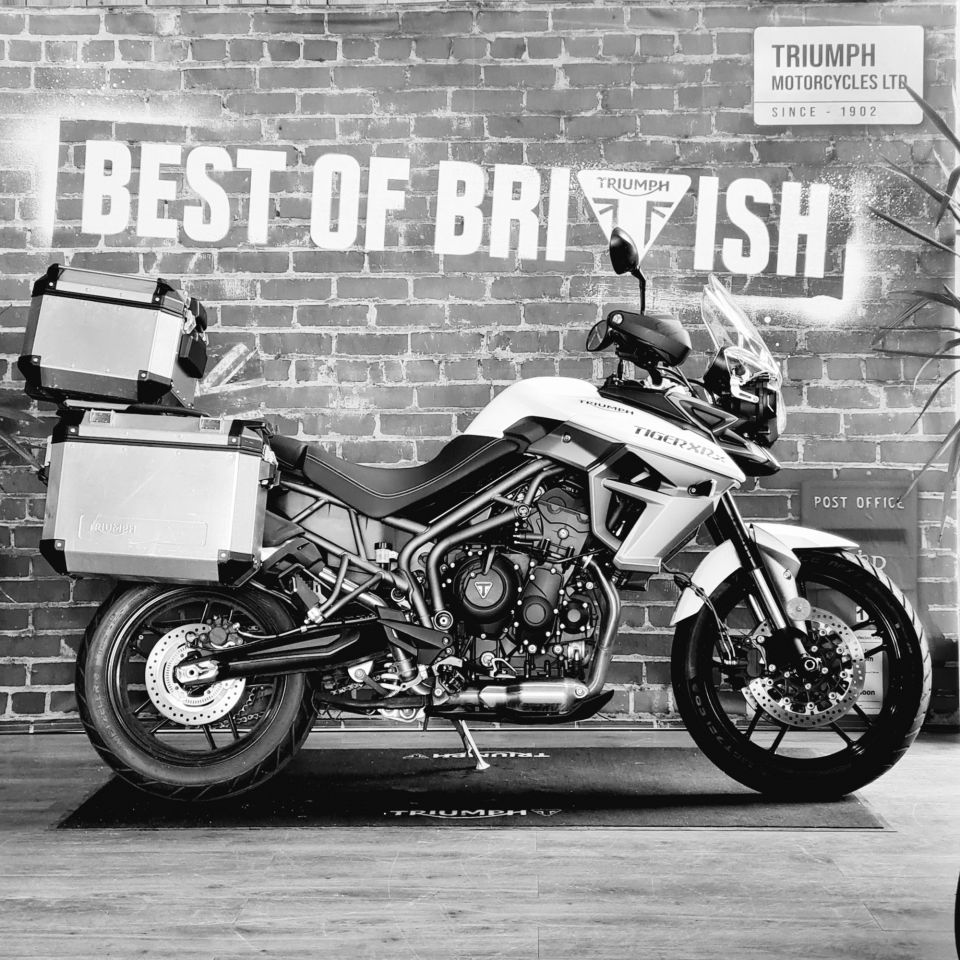 TRIUMPH TIGER 800 XRX 4