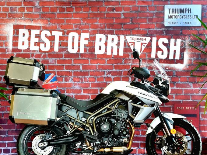 TRIUMPH TIGER 800 XRX 4