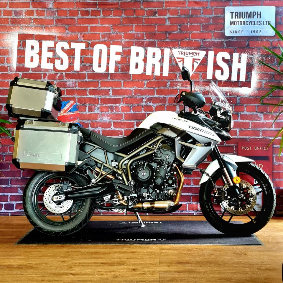 TRIUMPH TIGER 800 XRX 4