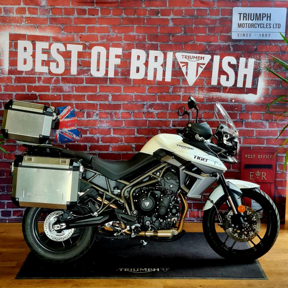 TRIUMPH TIGER 800 XRX 4