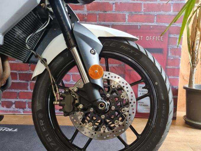 TRIUMPH TIGER 800 XRX 4