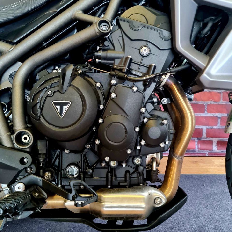 TRIUMPH TIGER 800 XRX 4