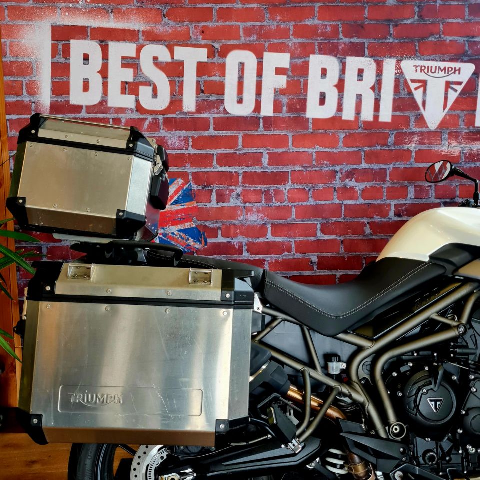 TRIUMPH TIGER 800 XRX 4
