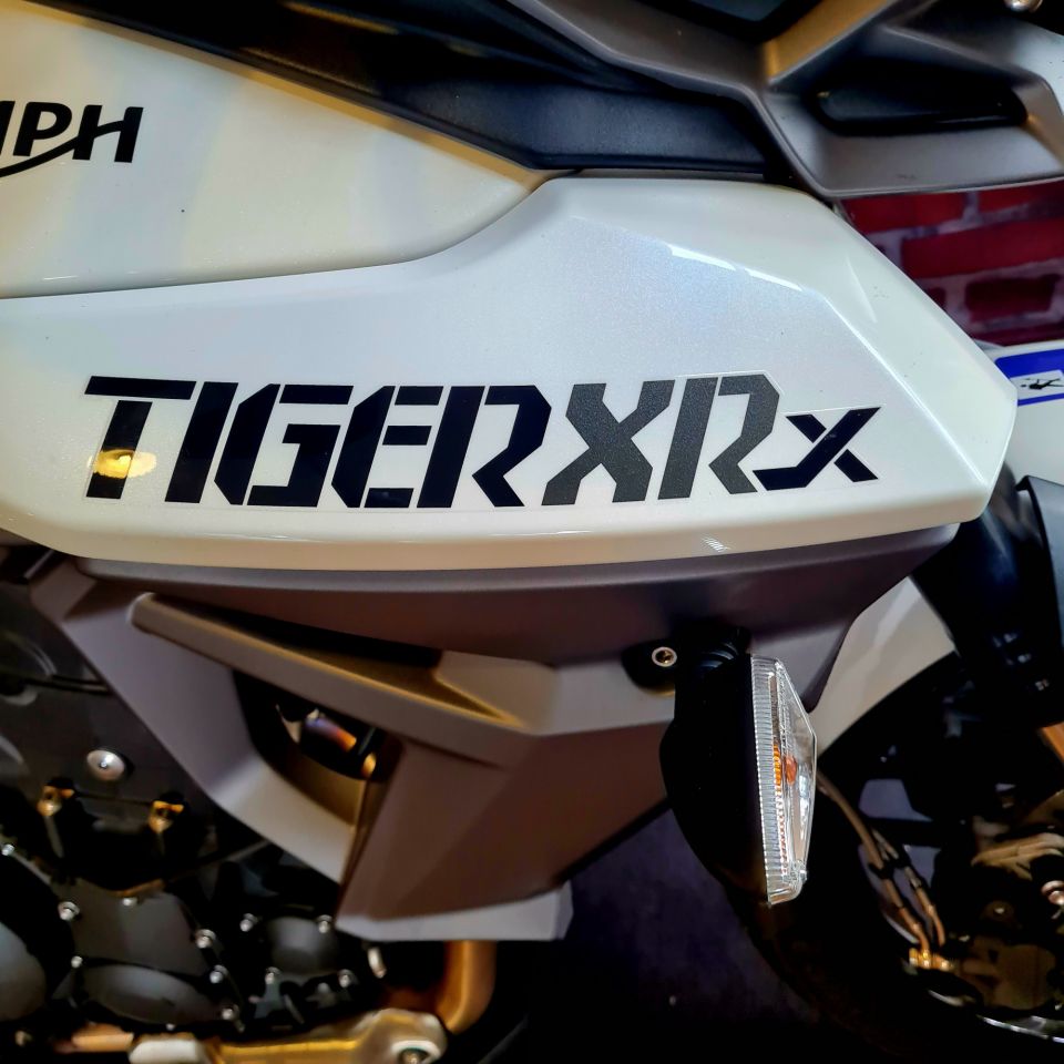 TRIUMPH TIGER 800 XRX 4