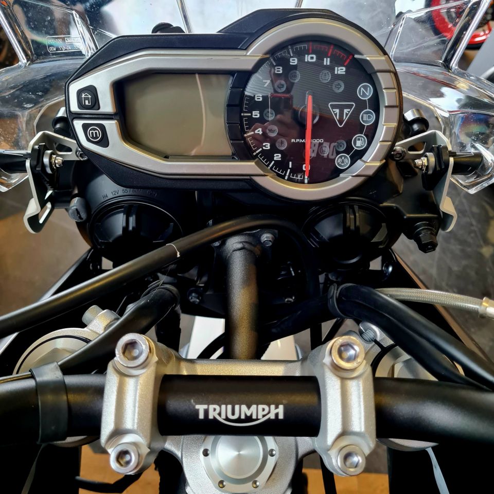 TRIUMPH TIGER 800 XRX 4