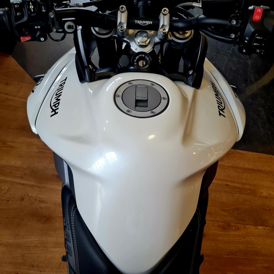 TRIUMPH TIGER 800 XRX 4
