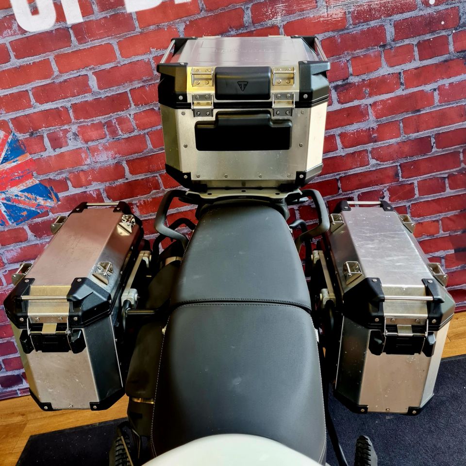 TRIUMPH TIGER 800 XRX 4