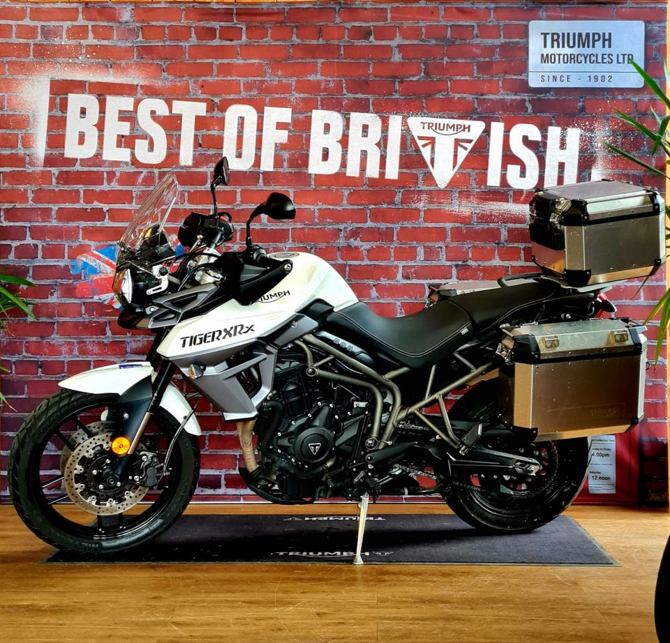 TRIUMPH TIGER 800 XRX 4