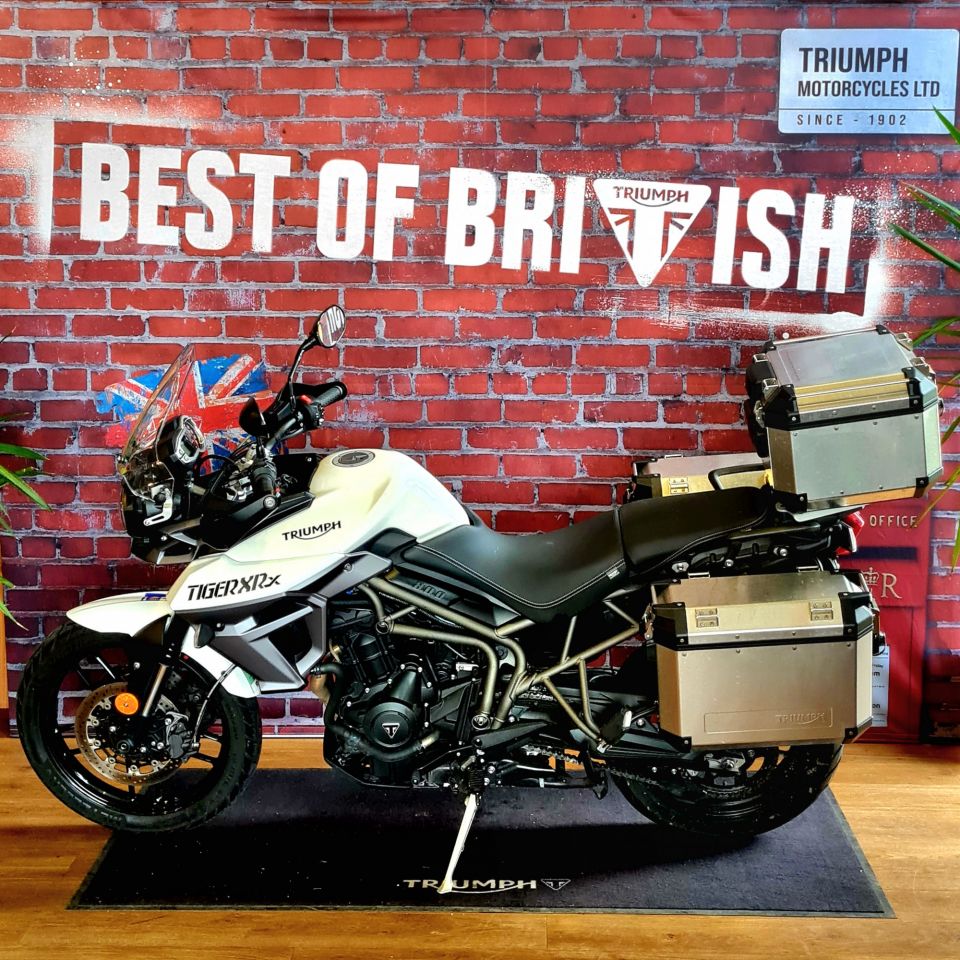TRIUMPH TIGER 800 XRX 4