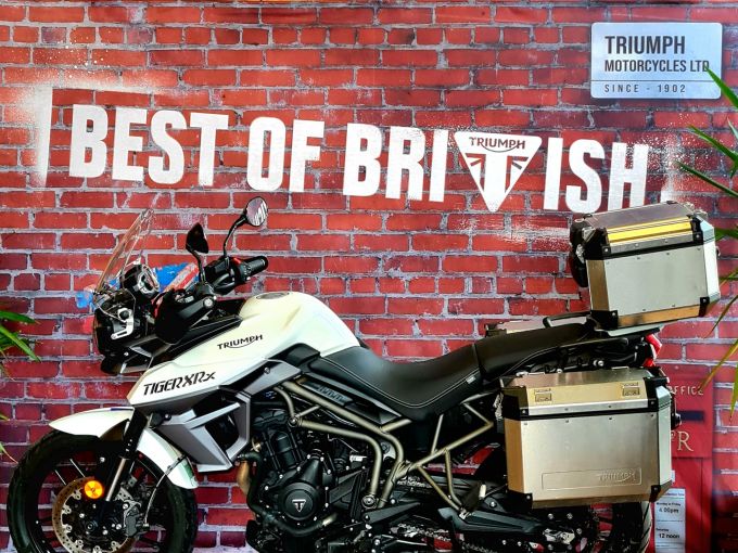 TRIUMPH TIGER 800 XRX 4