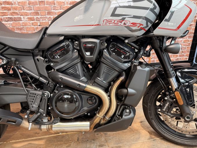 HARLEY-DAVIDSON ADVENTURE PAN AMERICA 1250 ST 4